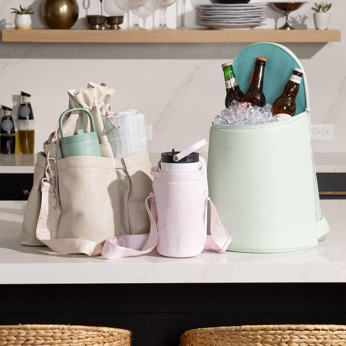 beverage-bucket-bag-l1 6c4793ad3b8e--group-lifestyle1.jpg